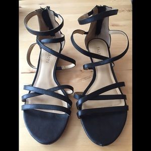 Talbots black leather strappy sandals size 9.5
